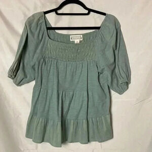 NWT loveriche top‎